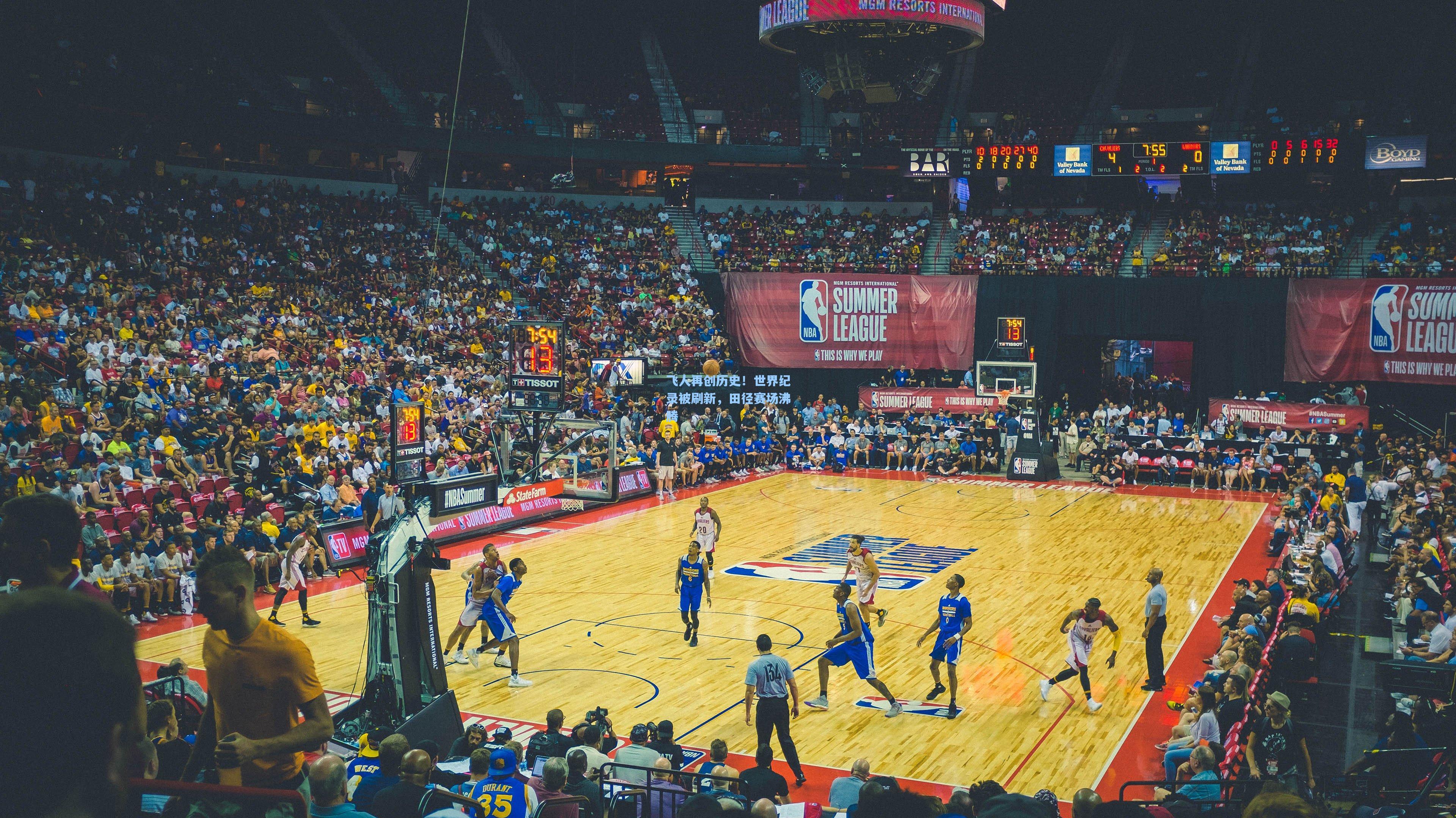 飞人再创历史！世界纪录被刷新，田径赛场沸腾